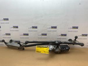 Used Wiper mechanism Mercedes A (W176) 1.5 A-160 CDI, A-160d 16V Price € 72,60 Inclusive VAT offered by Autoparts Van De Velde