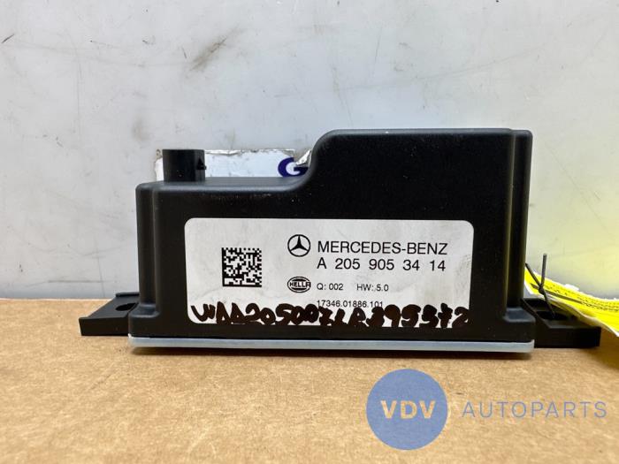 Régulateur de tension d'un Mercedes-Benz C (W205) C-200d 2.2 16V 2018