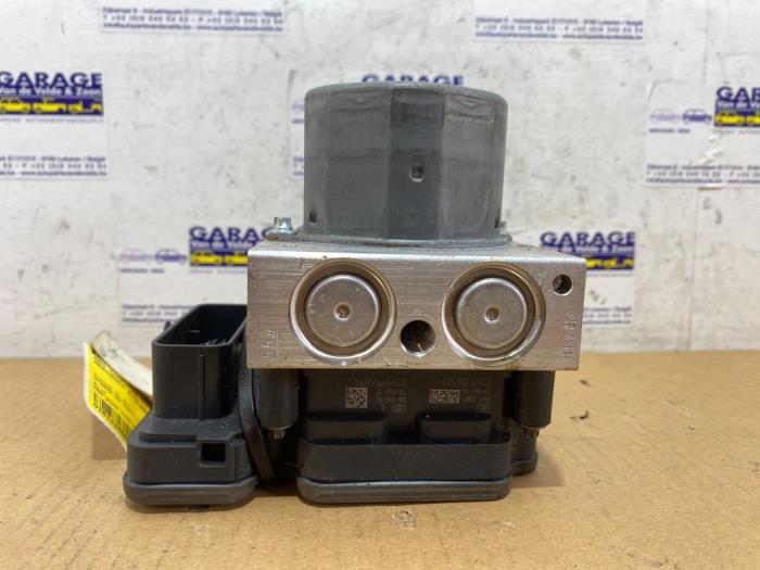 Used ABS Computer Mercedes E (C207) E-200 2.0 Turbo 16V Price € 108,90 Inclusive VAT offered by Autoparts Van De Velde