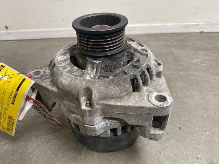 Gebrauchte Dynamo Mercedes SLK (R170) 2.0 200 K 16V Preis € 108,90 Mit Mehrwertsteuer angeboten von Autoparts Van De Velde
