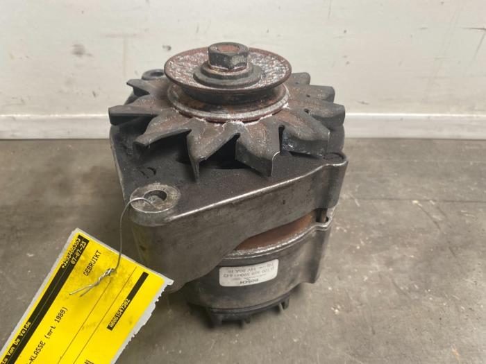 Begagnade Dynamo Mercedes S (W126) 300 SE,SEL Pris € 90,75 Inklusive moms erbjuds av Autoparts Van De Velde