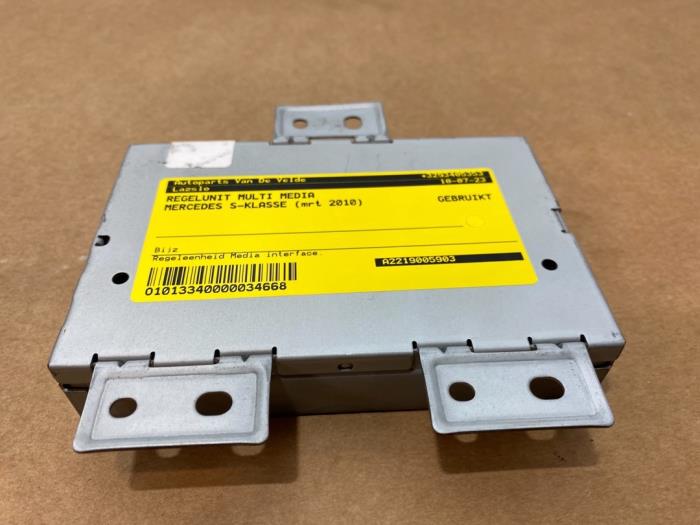 Multi-media control unit Mercedes S 3.0 S-320 CDI 24V 4-Matic - A2219005903