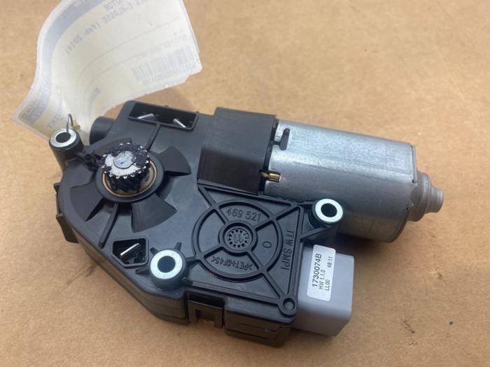 Sunroof motor Mercedes E E-220 CDI 16V BlueEfficiency - A2128200008