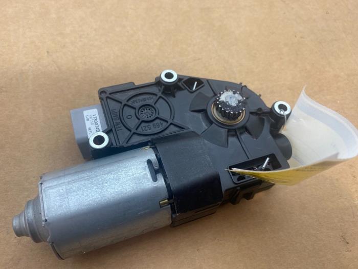 Sunroof motor Mercedes E E-220 CDI 16V BlueEfficiency - A2128200008
