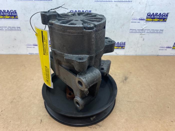 Usagé Pompe de direction Mercedes E (W210) 3.2 E-320 CDI 24V Prix € 60,50 Prix TTC proposé par Autoparts Van De Velde