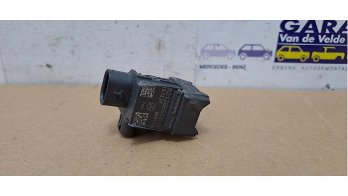 Begagnade Hastighetssensor Mercedes E (W213) E-200d 2.0 Turbo 16V Pris € 18,15 Inklusive moms erbjuds av Autoparts Van De Velde