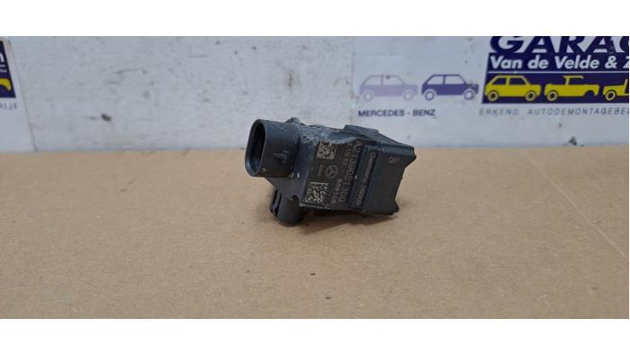 Begagnade Hastighetssensor Mercedes E (W213) E-200d 2.0 Turbo 16V Pris € 18,15 Inklusive moms erbjuds av Autoparts Van De Velde