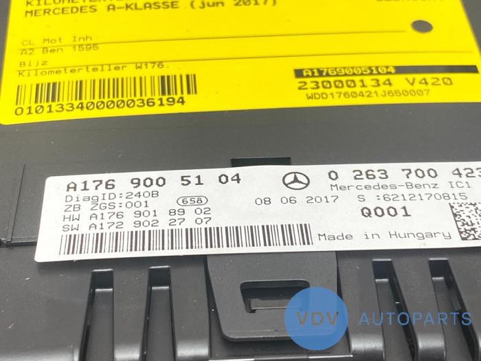 Cuentakilómetros de un Mercedes-Benz A (W176) 1.6 A-180 16V 2017
