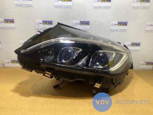 Used Headlight, left Mercedes C (W205) C-220 2.2 CDI BlueTEC, C-220 d 16V Price € 1.070,85 Inclusive VAT offered by Autoparts Van De Velde