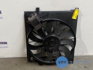Używane Motorkoeling ventilator Mercedes ML I (163) 270 2.7 CDI 20V Cena € 211,75 Z VAT oferowane przez Autoparts Van De Velde