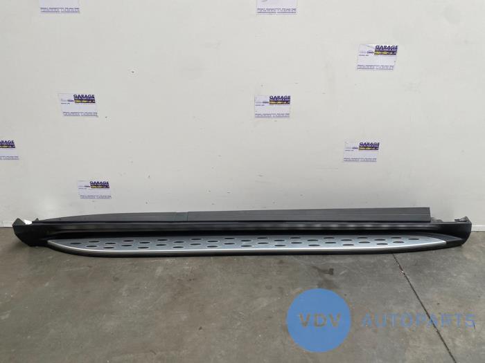 Sill, right from a Mercedes-Benz GLE Coupe (C292) 350d 3.0 V6 24V BlueTEC 4-Matic 2017