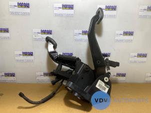 Used Brake pedal Mercedes A (W169) 1.5 A-150 5-Drs. Price € 30,25 Inclusive VAT offered by Autoparts Van De Velde