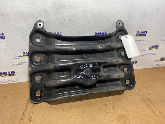 Used Engine mount Mercedes S (W221) 4.7 S-500 Twin Turbo V8 32V 4-Matic Price € 48,40 Inclusive VAT offered by Autoparts Van De Velde