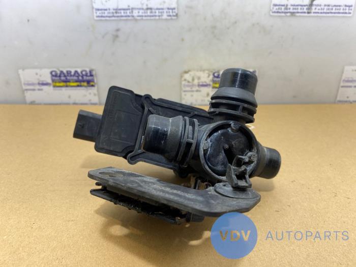 Electric heater valve from a Mercedes-Benz A (177.0) 1.3 A-200 Turbo 16V 2021
