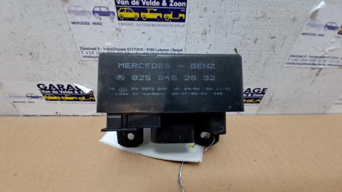 Używane Modul Comfort Mercedes E (W211) 2.2 E-220 CDI 16V Cena € 30,25 Z VAT oferowane przez Autoparts Van De Velde