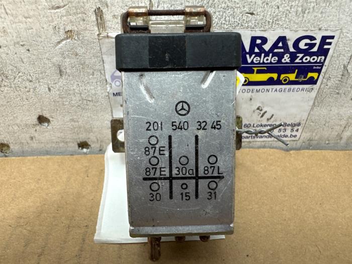 Relay Mercedes 190 2.0 A2015403745 Autoparts Van De Velde