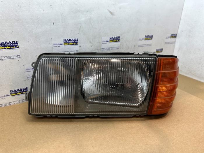 thumbnail image 2 of Mercedes-Benz W126 Right Headlight Assembly – OE Spec, Chrome Housing, H4 Bulbs Included 2 of 3