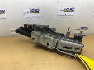 Used Set of hinges Mercedes C Combi (S203) 2.2 C-200 CDI 16V Price on request offered by Autoparts Van De Velde