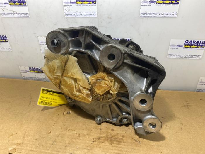 Front differential from a Mercedes-Benz S (W221) 4.7 S-500 Twin Turbo V8 32V 4-Matic 2012