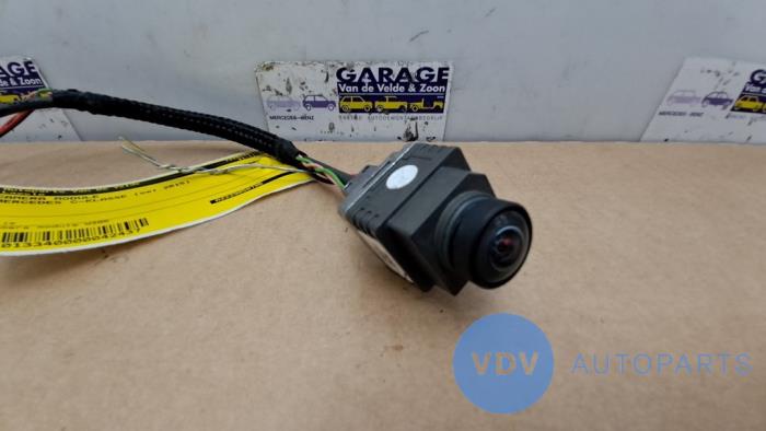 Camera module from a Mercedes-Benz C (W205) C-160 1.6 16V 2015