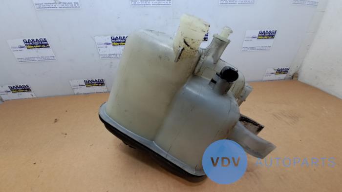 Expansion vessel from a Mercedes-Benz C Combi (S203) 2.2 C-200 CDI 16V 2007