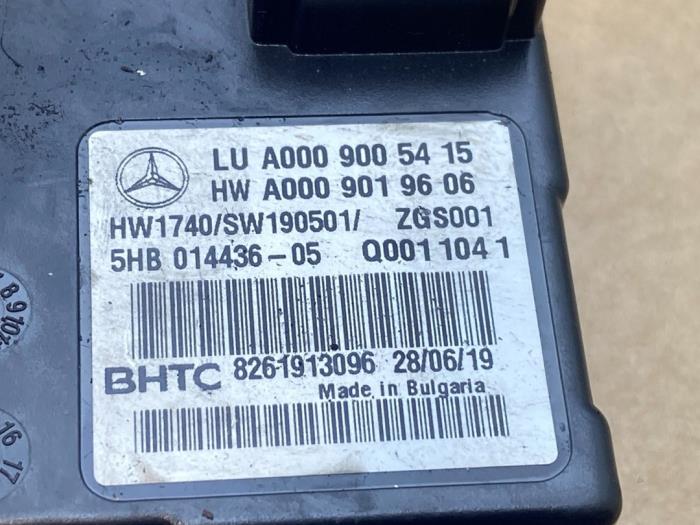 AC relay from a Mercedes-Benz E (C238) E-220d 2.0 Turbo 16V 2019