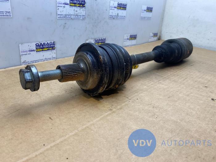 Front drive shaft, right from a Mercedes-Benz E (W211) 5.0 E-500 4-Matic V8 24V 2004