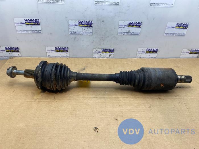 Front drive shaft, right from a Mercedes-Benz E (W211) 5.0 E-500 4-Matic V8 24V 2004