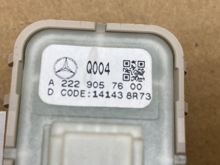 Heizschalter Heckscheibe van een Mercedes-Benz C (W205) C-180 1.6 16V 2016