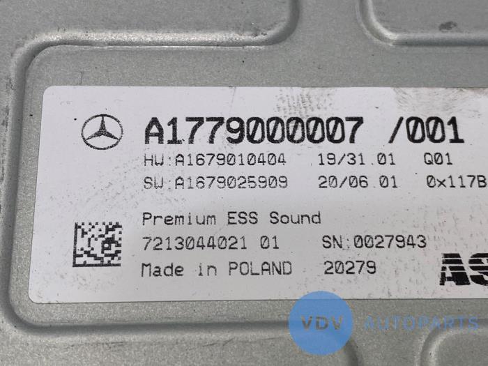 Amplificador de radio de un Mercedes-AMG A-Klasse AMG (177.0) 2.0 A-35 AMG Turbo 16V Mild Hybrid 4Matic 2020