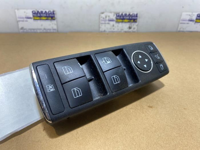 Używane Przelacznik combi okienny Mercedes C (W204) 2.2 C-200 CDI 16V BlueEFFICIENCY Cena € 48,40 Z VAT oferowane przez Autoparts Van De Velde