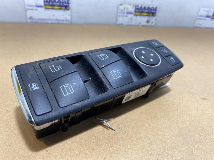 Używane Przelacznik combi okienny Mercedes C (W204) 2.2 C-200 CDI 16V BlueEFFICIENCY Cena € 48,40 Z VAT oferowane przez Autoparts Van De Velde