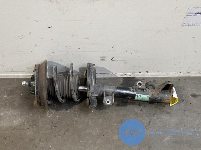 Front shock absorber, right from a Mercedes-Benz C Sportcoupé (C203) 1.8 C-180K 16V 2006