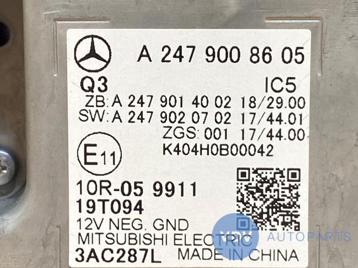 Wyswietlacz nawigacji z Mercedes-Benz A (177.0) 1.3 A-180 Turbo 16V 2019