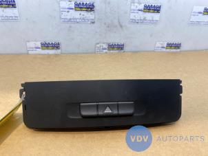 Usados Interruptor de luz de pánico Mercedes Vito (447.6) 1.6 111 CDI 16V Precio de solicitud ofrecido por Autoparts Van De Velde