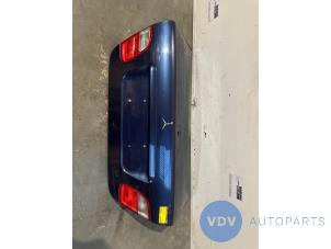 Używane Pokrywa bagaznika Mercedes CLK (W208) 2.3 230K 16V Cena € 242,00 Z VAT oferowane przez Autoparts Van De Velde