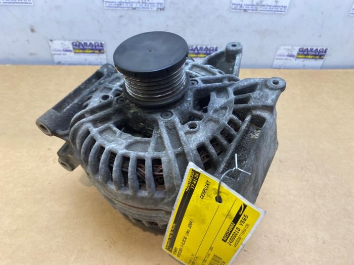 Gebrauchte Dynamo Mercedes C Combi (S203) 2.2 C-200 CDI 16V Preis € 90,75 Mit Mehrwertsteuer angeboten von Autoparts Van De Velde