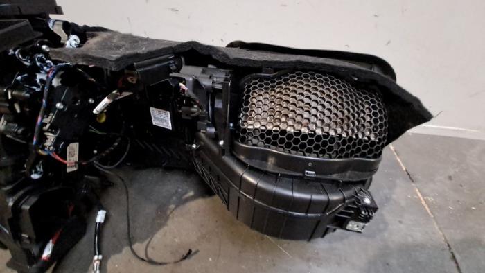 Cuerpo de calefactor de un Mercedes-Benz GLC Coupe (C253) 2.0 300d 16V 4-Matic 2020