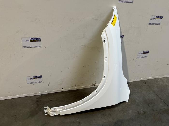 Front wing, right from a Mercedes-Benz GLA (H247) 1.3 180 Turbo 16V 2022