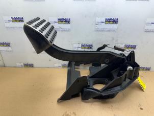 Used Brake pedal Mercedes SLK (R171) 3.5 350 V6 24V Price on request offered by Autoparts Van De Velde
