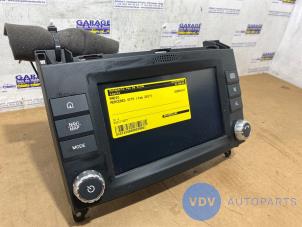 Używane Radio Mercedes Vito (447.6) 1.7 110 CDI 16V Cena € 605,00 Z VAT oferowane przez Autoparts Van De Velde