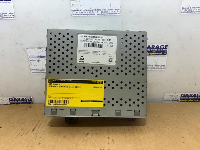 Używane Modul DAB Mercedes E (W213) E-220d 2.0 Turbo 16V Cena € 90,75 Z VAT oferowane przez Autoparts Van De Velde