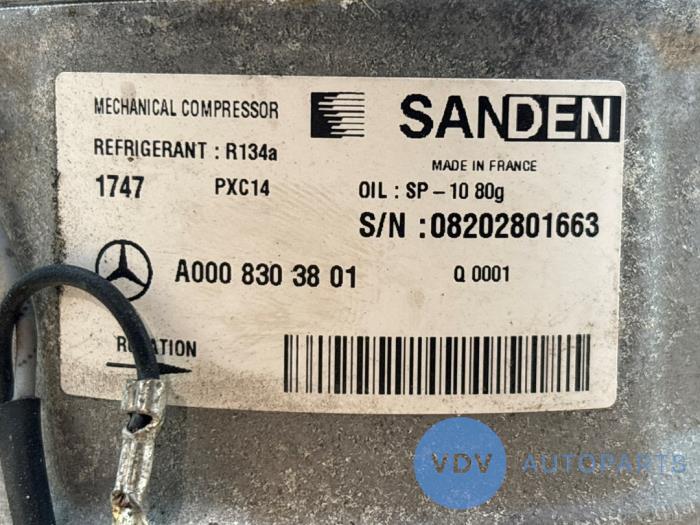 Air conditioning pump from a Mercedes-Benz C (W205) C-250 2.2 CDI 16V BlueTEC, C-250d 2016