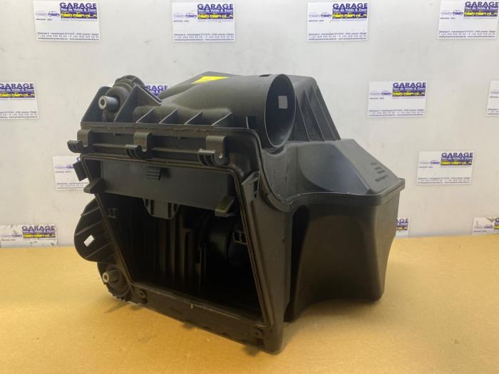 Begagnade Luftfilterhus Mercedes A (W169) 1.5 A-160 Pris € 30,25 Inklusive moms erbjuds av Autoparts Van De Velde