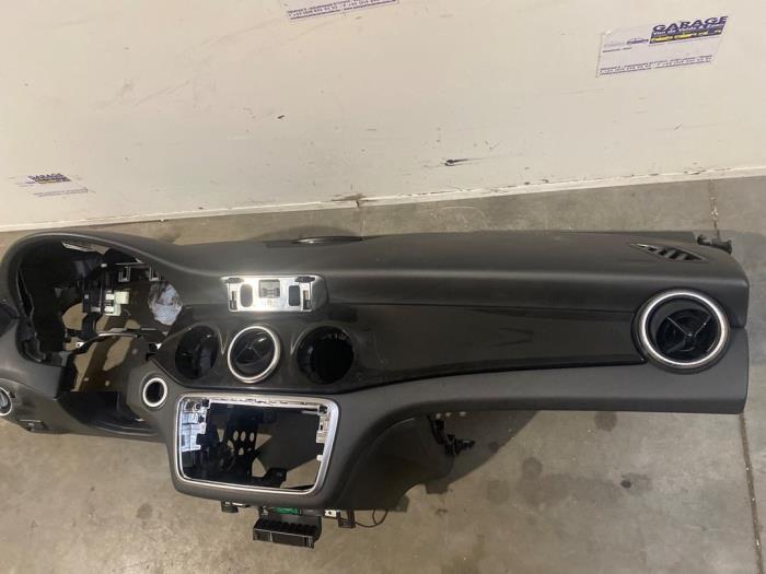 Armaturenbrett van een Mercedes-Benz CLA Shooting Brake (117.9) 2.2 CLA-200 CDI 16V 2017