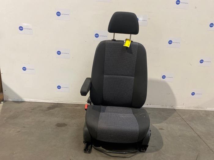 Fotel lewy z Mercedes-Benz Sprinter 3,5t (906.63) 311 CDI 16V 2014