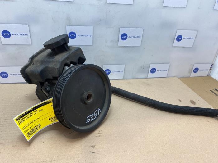 Usagé Pompe direction assistée Mercedes E Combi (S211) 2.2 E-220 CDI 16V Prix € 72,60 Prix TTC proposé par Autoparts Van De Velde