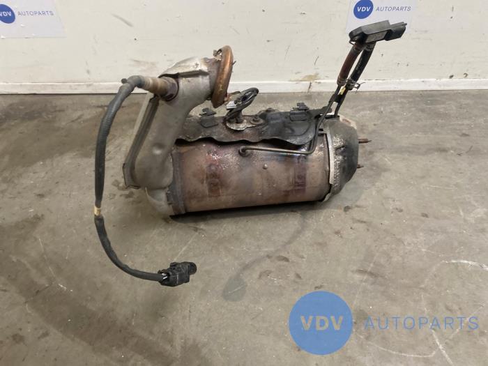 Catalytic converter from a Mercedes-Benz A (W176) 1.5 A-180 CDI, A-180d 16V 2013