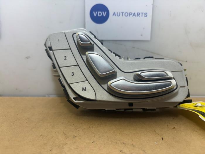 Używane Modul Comfort Mercedes C (W205) C-180d 1.6 Turbo 16V Cena € 48,40 Z VAT oferowane przez Autoparts Van De Velde