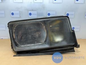 Used Headlight, right Mercedes 190 (W201) 2.0 E Price on request offered by Autoparts Van De Velde
